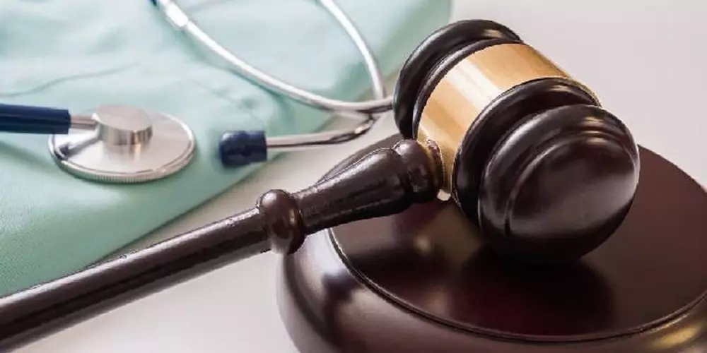 جریمه پزشک متخلف/ محکومیت مالک کشتارگاه مرغ