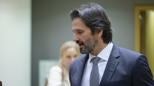 رابرت کالیناک وزیر دفاع اسلواکی: کمک به اوکراین به کشورمان ضربه بدی زده است