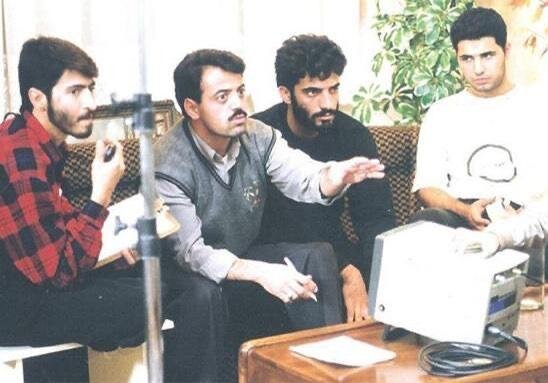 عکسی که منوچهر هادی در اینستاگرام خود منتشر کرد عکسی زیرخاکی از سازنده «نیسان آبی» در کنار کارگردان «گاندو»