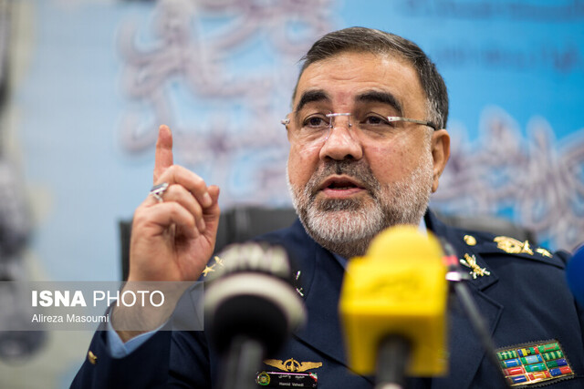 خلبانان جان برکف آماده مقابله با متجاوزان در هر نقطه از آسمان بودند خلبانان جان برکف آماده مقابله با متجاوزان در هر نقطه از آسمان بودند