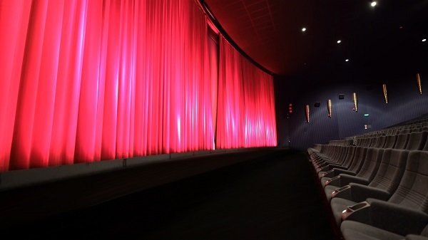 ۸ مورد از مهمترین اصول طراحی سینما و سالن آمفی تئاتر