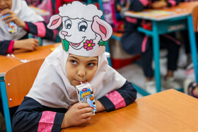 جشن توزیع شیر در مدرسه دخترانه یاران مهدی (ع)