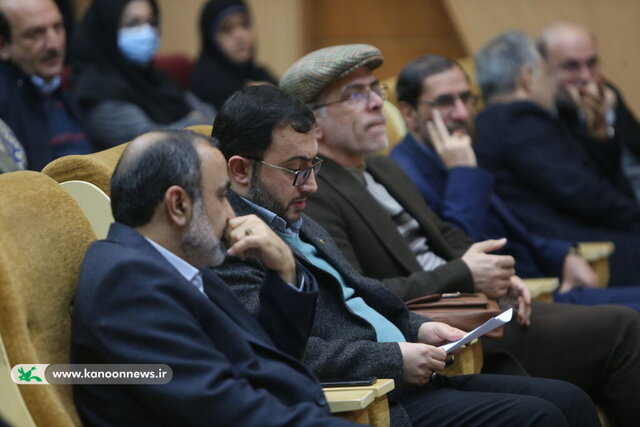 در نشست شعر «بمب بادبادک نیست» چه گذشت؟