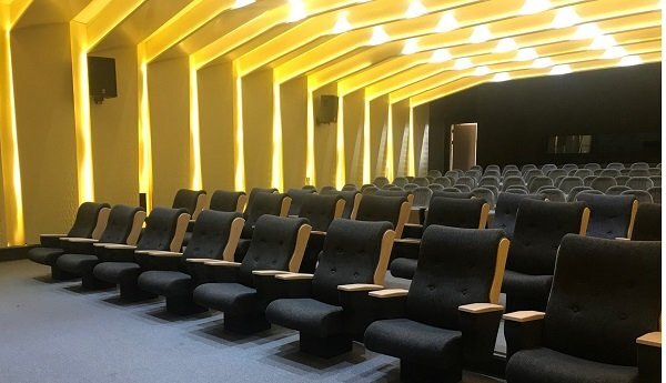 ۸ مورد از مهمترین اصول طراحی سینما و سالن آمفی تئاتر ۸ مورد از مهمترین اصول طراحی سینما و سالن آمفی تئاتر