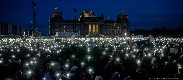 اعتراضات دهها هزار نفری در آلمان علیه راستگرایان