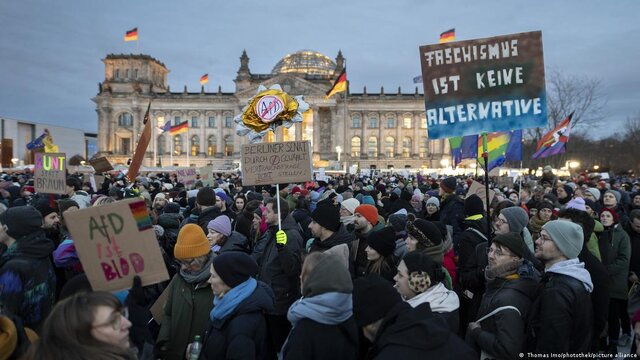 اعتراضات ده‌ها هزار نفری در آلمان علیه راستگرایان