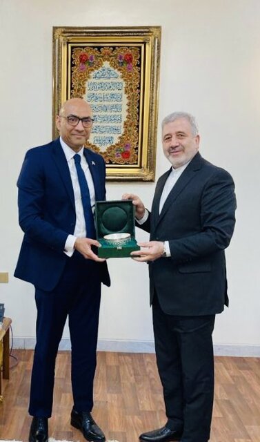 هدیه ویژه سفیر ایران به همتای پاکستانی در ریاض