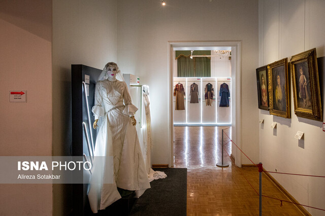 نگاه نقاشیهای معروف قاجاری به مد و لباس فجر