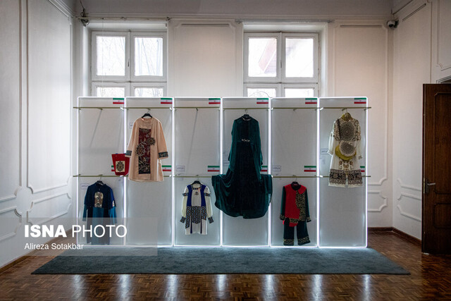 نگاه نقاشیهای معروف قاجاری به مد و لباس فجر