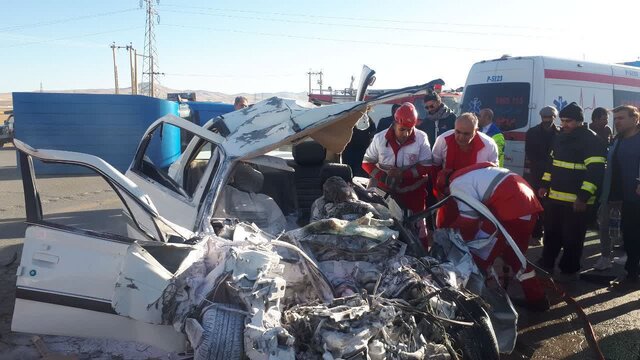 ۳ نفر در ریزش آوار در ملایر و ۳ نفر دیگر در یک تصادف کشته شدند