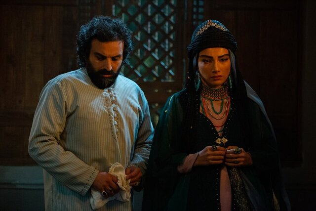 وقتی مافیا کار را برای «ماه منیر» سخت میکند