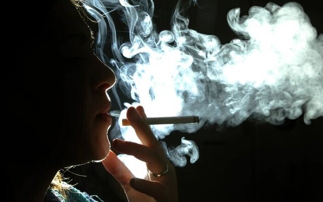 ژست سیگار؛ برای هیچ/ هر پُک سیگار به من انرژی میدهد