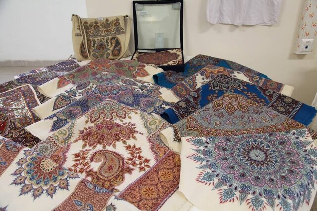۱۶۰ اثر صنایعدستی استان کرمان به هفتمین دوره داوری مُهر اصالت ملی راه یافت ۱۶۰ اثر صنایعدستی استان کرمان به هفتمین دوره داوری مُهر اصالت ملی راه یافت