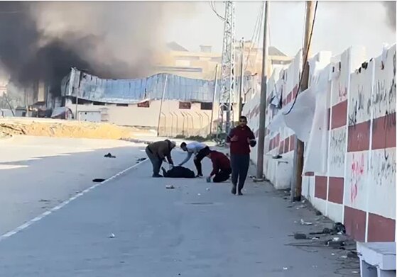 شلیک مستقیم به غیرنظامیان حتی با داشتن پرچم سفید/ آوارگی هزاران فلسطینی زیر آتش مداوم