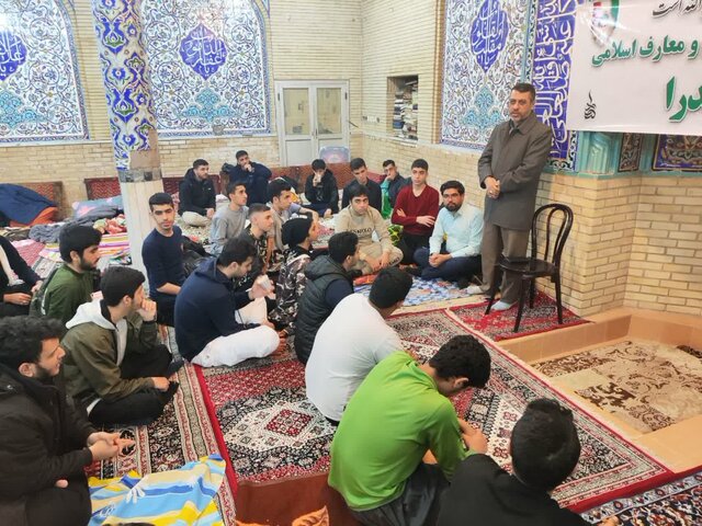 "حاج قاسم" یاد داد همه بچهها فرزندان ما هستند/ اعتکاف محور پیوند مدرسه، خانواده و مدرسه