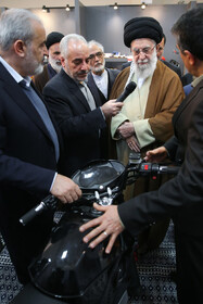 بازدید رهبر انقلاب از نمایشگاه توانمندیهای تولید داخلی