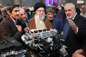 بازدید رهبر انقلاب از نمایشگاه توانمندیهای تولید داخلی