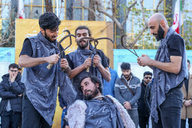 نمایش «۱۴۰۲» به کارگردانی افشین خدری از استان کردستان درنهمین روز جشنواره بینالمللی تئاتر فجر