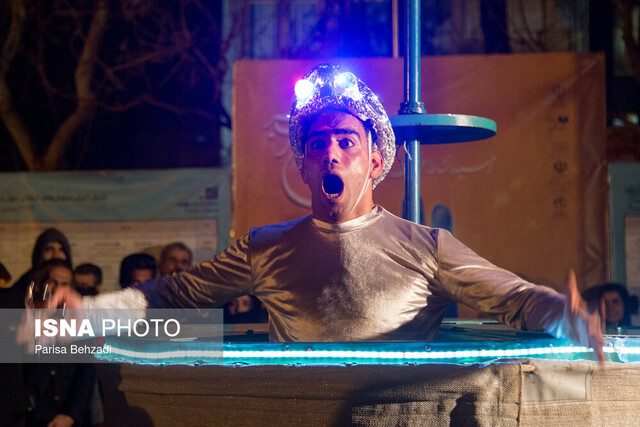 عکس آرشیوی است / چهل و دومین جشنواره تئاتر فجر رادیو برای جشنواره تئاتر فجر چه برنامههایی دارد؟