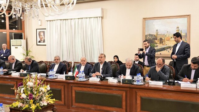 امیرعبداللهیان: امنیت پاکستان را امنیت خود میدانیم/ جیلانی: محکم پشت ایران ایستادهایم