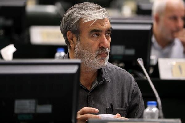 عزیزی دوباره رئیس کمیسیون امنیت ملی و سیاست خارجی مجلس شد عزیزی دوباره رئیس کمیسیون امنیت ملی و سیاست خارجی مجلس شد