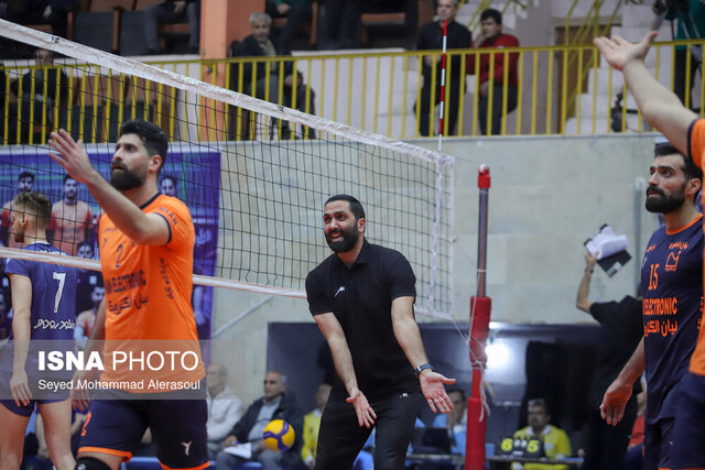 صمدی: نیان الکترونیک وارد بحران شدهاست صمدی: نیان الکترونیک وارد بحران شدهاست