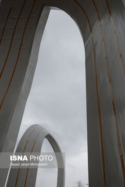 پرده برداری از یادمان شهدای مشروطه