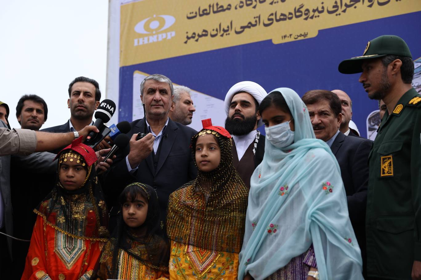 دیدار معاون رییسجمهور با مردم و مسئولان سیریک