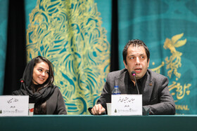 عباس جمشیدی فر و الناز حبیبی، بازیگر در نشست خبری فیلم تمساح خونی 