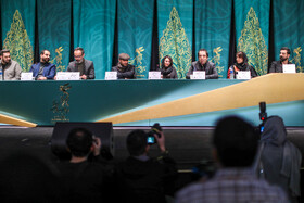 عوامل فیلم تمساح خونی در نشست خبری این فیلم