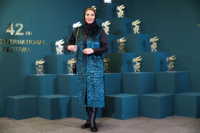  فریبا نادری، بازیگر فیلم تابستان همان سال در حاشیه دومین روز چهل و دومین جشنواره فیلم فجر