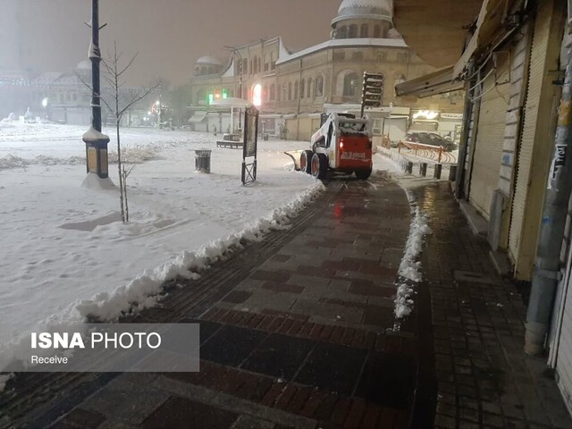 پاکسازی معابر اصلی و درجه ۲ همدان/ تردد در تمام مسیرها به سهولت در جریان است