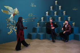 خیرالله تقیانی پور کارگردان و سعید پروینی تهیه کننده فیلم قلب رقه در حاشیه و سومین روز چهل و دومین جشنواره فیلم فجر