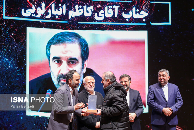 اعطای قلم مقدس به ۵ روزنامهنگار تراز انقلاب