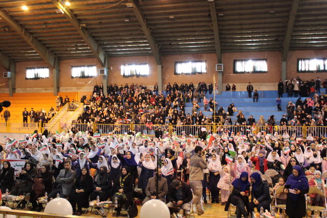 کودکان و نوجوانان در کنار والدین پای صندوقهای رأی حضور یابند