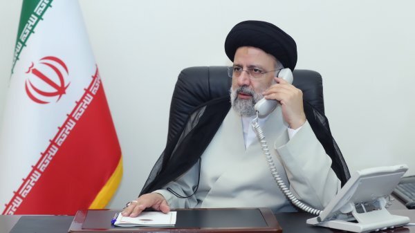 تماس تلفنی رئیسجمهور با سرمربی و بازیکنان تیم ملی فوتبال تماس تلفنی رئیسجمهور با سرمربی و بازیکنان تیم ملی فوتبال