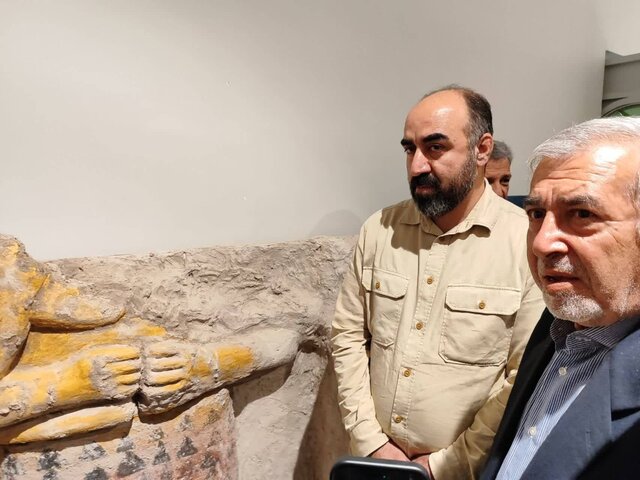 از نیم تنه مرمت شده کاوشهای کُنارصندل جیرفت رونمایی شد از نیم تنه مرمت شده کاوشهای کُنارصندل جیرفت رونمایی شد