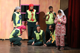 اجرای تئاتر «الف. ب. پ تنبل» در همدان