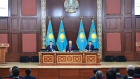 برکناری دولت قزاقستان