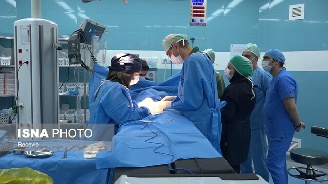جراحی نخستین نوزاد در بیمارستان اکباتان