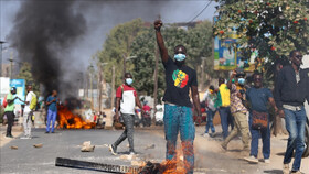 پارلمان سنگال، انتخابات ریاست جمهوری را به تعویق انداخت
