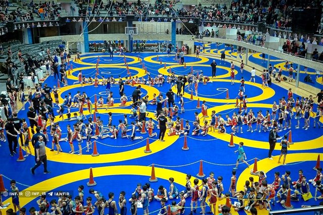 تصاویری جالب از حضور ۳ هزار کشتیگیر نونهال در جام ابراهیم جوادی