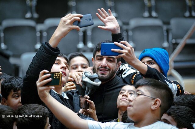 تصاویری جالب از حضور ۳ هزار کشتیگیر نونهال در جام ابراهیم جوادی