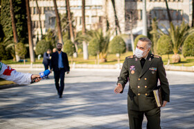 امیر آشتیانی، وزیر دفاع در حاشیه جلسه هیات دولت - ۱۸ بهمن