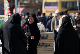 بانوان سهم مهمی در تحقق دستاوردهای انقلاب دارند