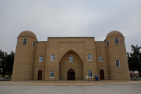 مسجد جامع خواجه یوسف همدانی یکی از عرفای بزرگ ایرانی که مدتی در مرو سکونت داشته در این شهر قدیمی قرار دارد 