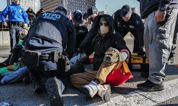 بازداشت حامیان فلسطین در نیویورک پیش از سخنرانی بایدن