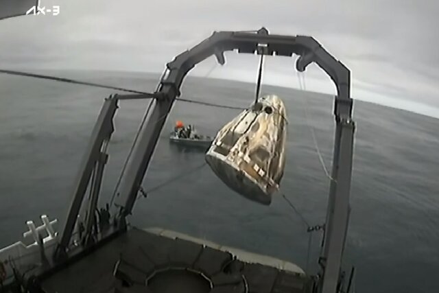 بازگشت کپسول «دراگون» به زمین پس از پایان ماموریت «آکس-۳» بازگشت کپسول «دراگون» به زمین پس از پایان ماموریت «آکس-۳»