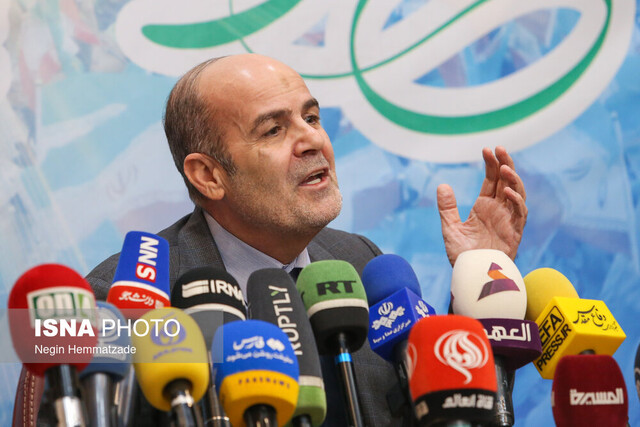 امروز اقتصاد خط مقدم جنگ و فتنه دشمن است/سربازان انتظامی و امنیتی مورد حمایت مردم هستند