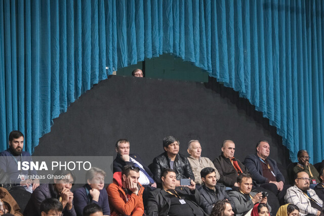 عکس مربوط به بازدید مهمانان خارجی از شهرک سینمایی مهمانان خارجی جشنواره فیلم فجر به دنبال چه هستند؟